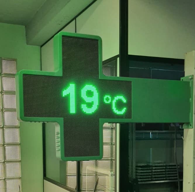 Display LED farmácia vitrine