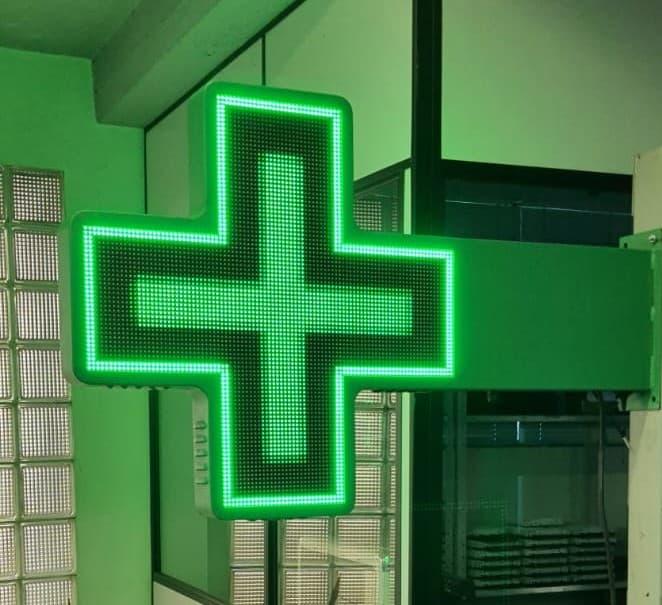 Display LED farmácia noturno